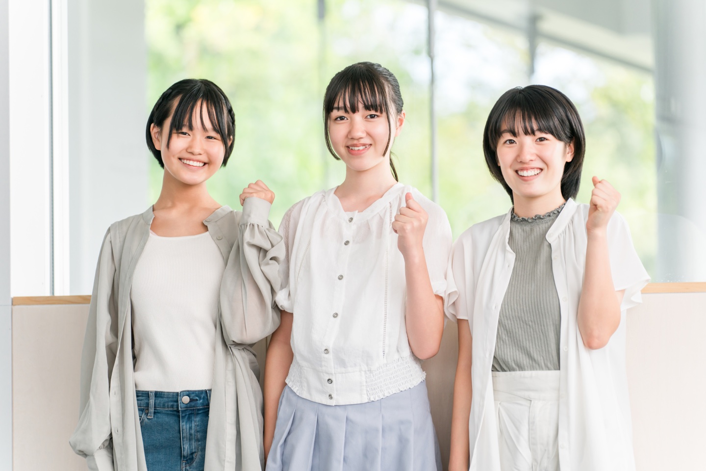 先生と生徒が前向きに学習へ取り組むイメージ